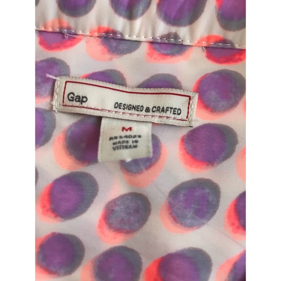 GAP Women’s Button Down Top    Medium - Picture 5 of 6